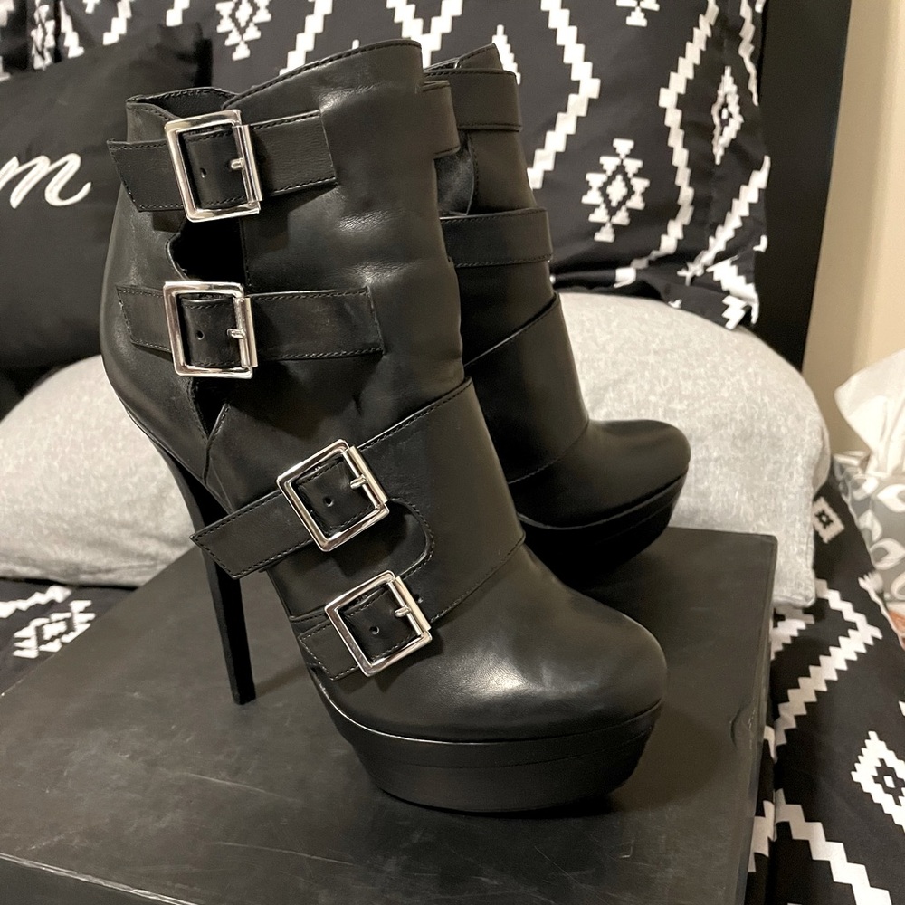 BNIB Rachel Zoe Black Leather Booties